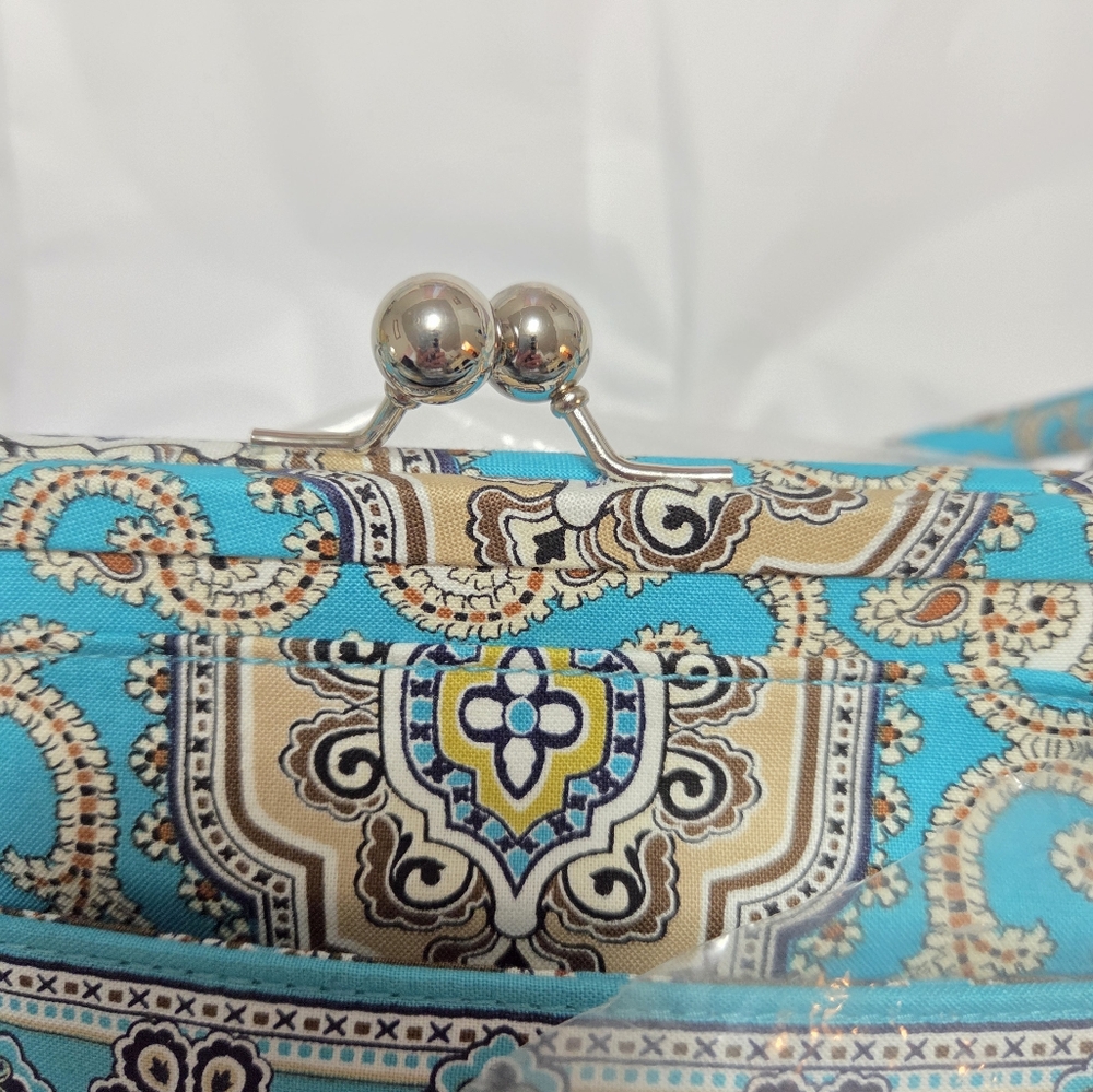 Vera Bradley - Picture 4 of 4